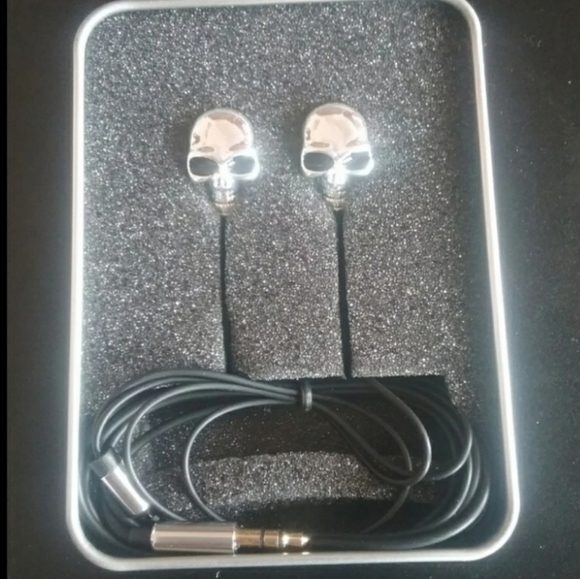Source Unknown Other - New never used skull headphones